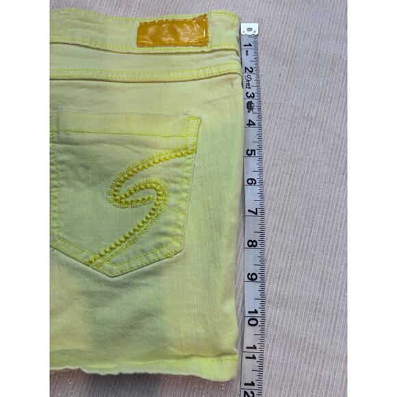 Juniors size 9 neon yellow soho babe denim shorts 2” inseam - Picture 7 of 8